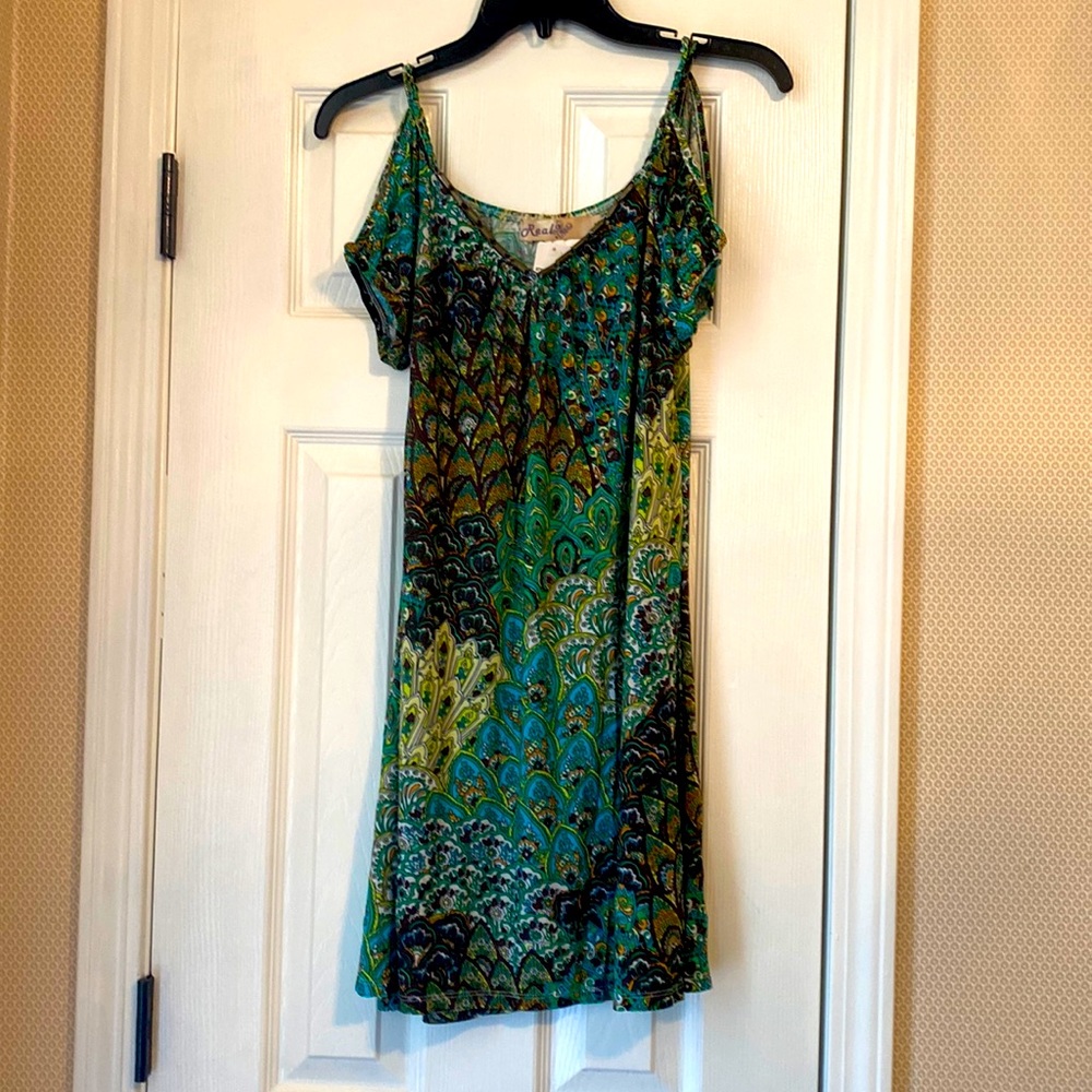 Realo boutique dress. Open shoulders. Size M. NWT